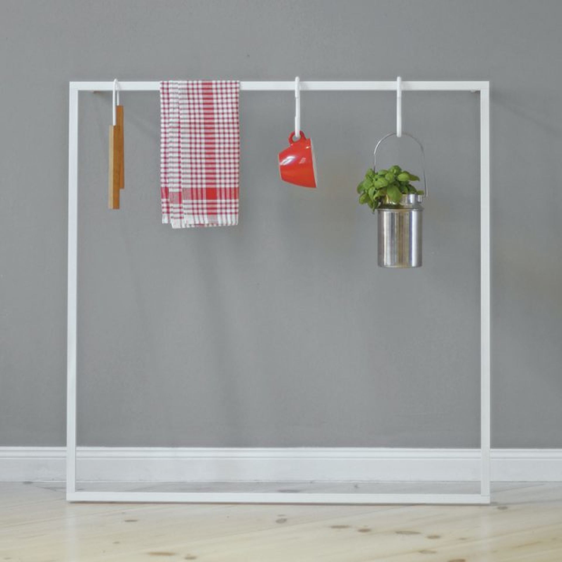 Little Leano leaning valet stand White Roomsafari SINGLE PIECES